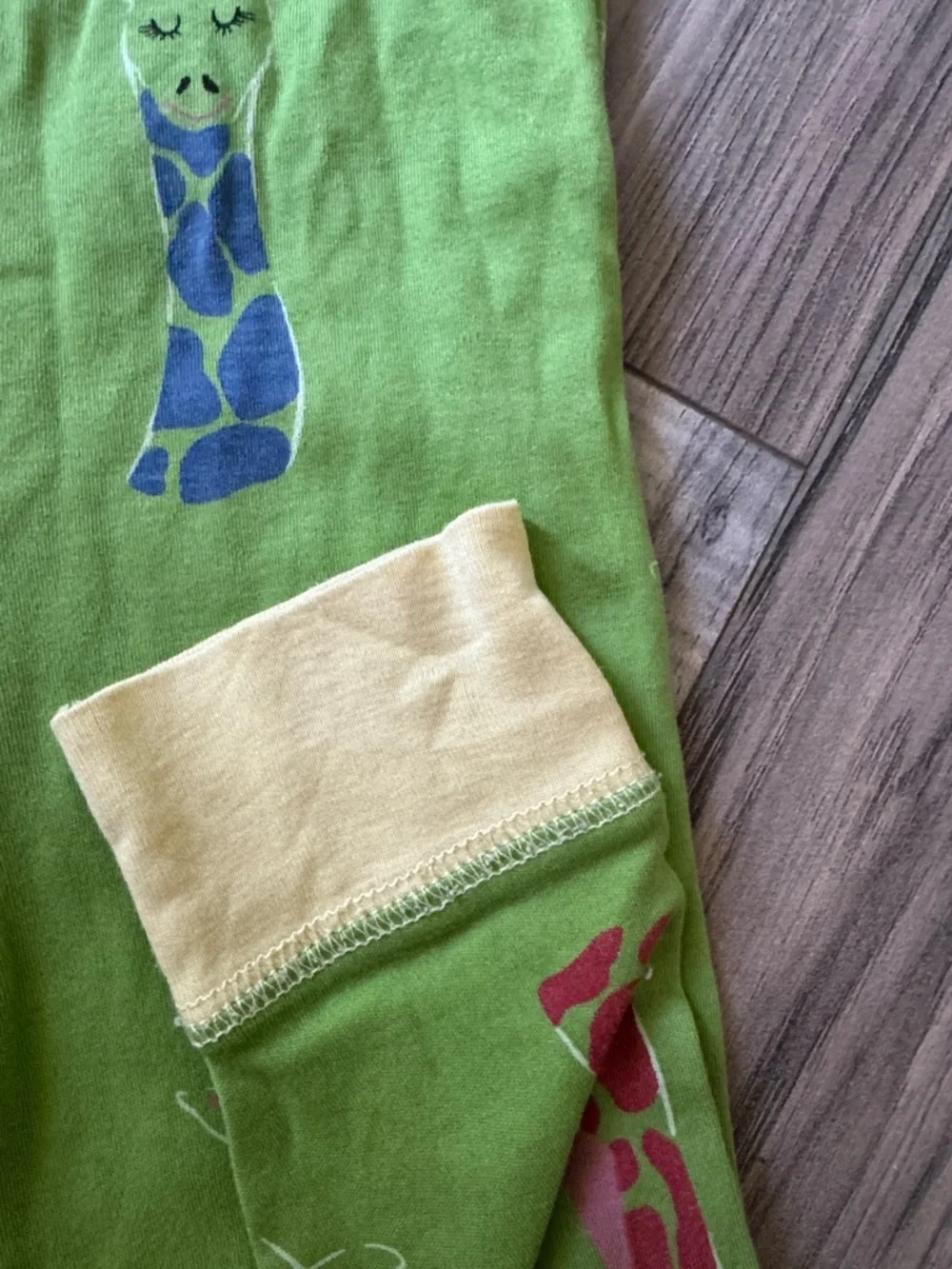 The Beaufort Bonnet Company Green Giraffe Pajama Set 3t